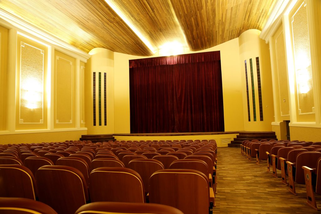cine luz após restauro