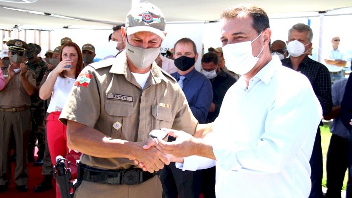 Entrega de viaturas à PM de Santa Catarina