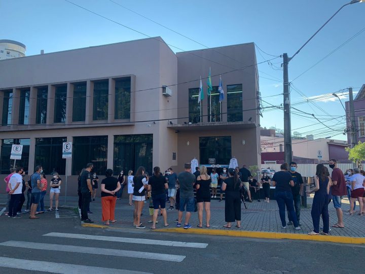servidores públicos de união da vitória realizam nova manifestação