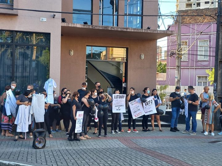 Servidores realizam manifestação contra nova proposta de previdência
