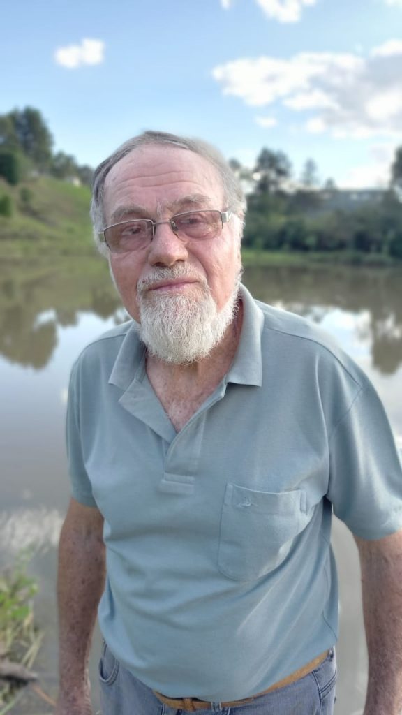 Biólogo utilizada técnica de rochagem em lavouras