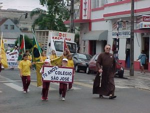 Colégio São José: gigante do saber; 90 anos de história