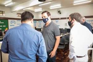 Escola Municipal Profª Maridalva de Fátima Palamar recebe laboratório de informática