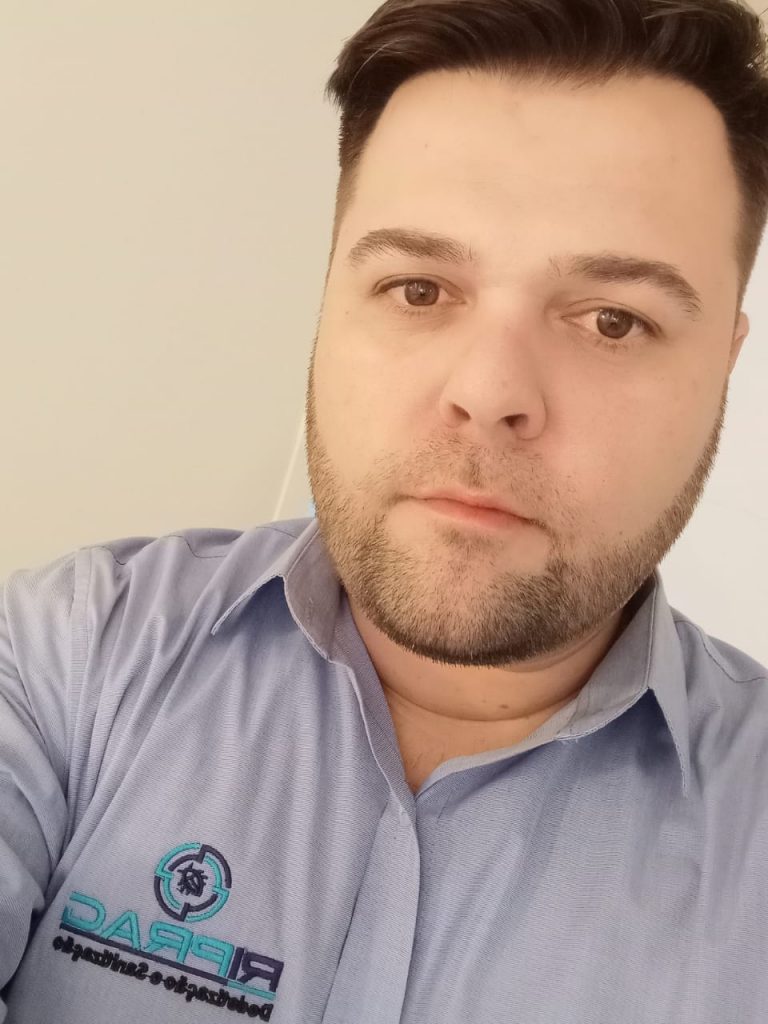 Ricardo Ferreira é farmacêutico, pós-graduado em Vigilância Sanitária e Manejo de Pragas Urbanas, além de administrar a Riprag Imunização e Controle de Pragas Urbanas no Vale do Iguaçu. Em recente entrevista à CBN Vale do Iguaçu explanou sobre o controle de pragas x sanitização.