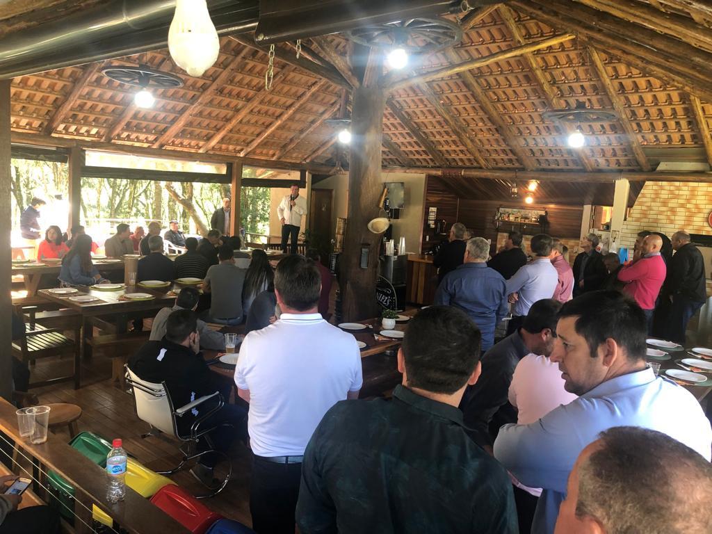 Deputado Valdir Cobalchini reúne dezenas de lideranças políticas em caçador