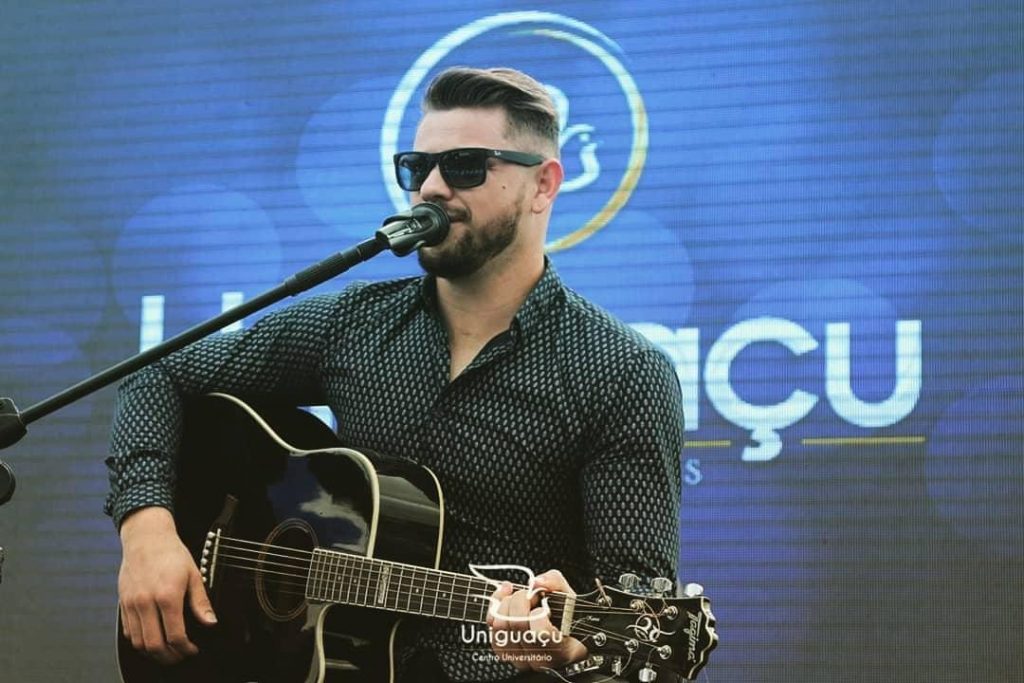 Jonathan Andrei faz sucesso com seu primeiro hit