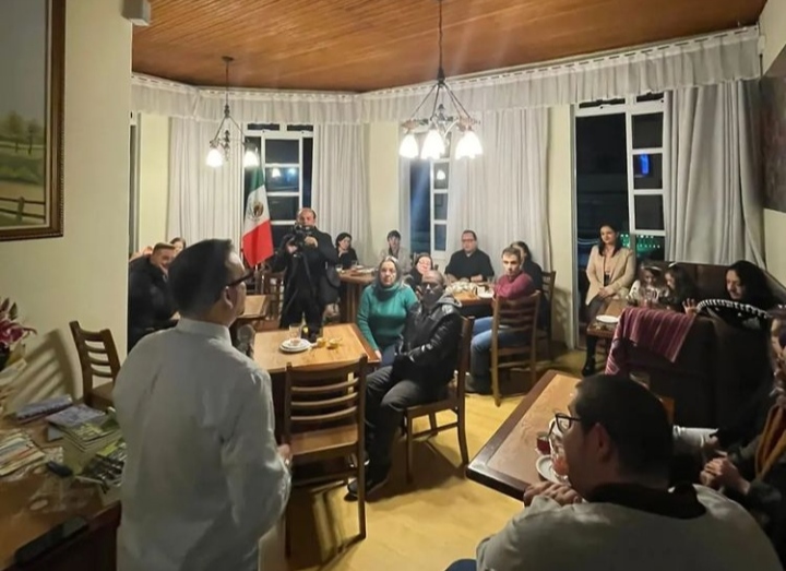 Se existir uma palavra que supere a felicidade, esta poderá ser empregada para descrever o momento vivido por Caio Moreira.