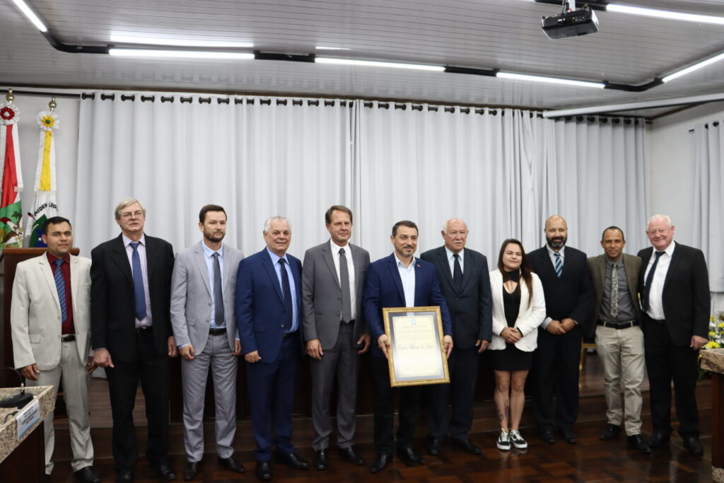 Carlos Moisés recebe título de cidadão honorário de Porto União