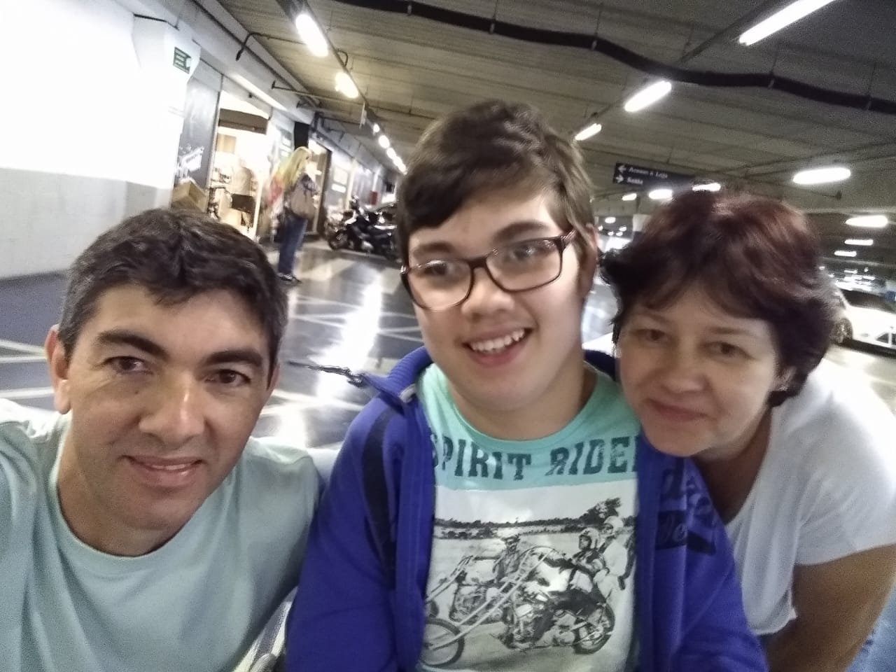 Família pede ajuda para arrecadar recursos para cirurgia de adolescente