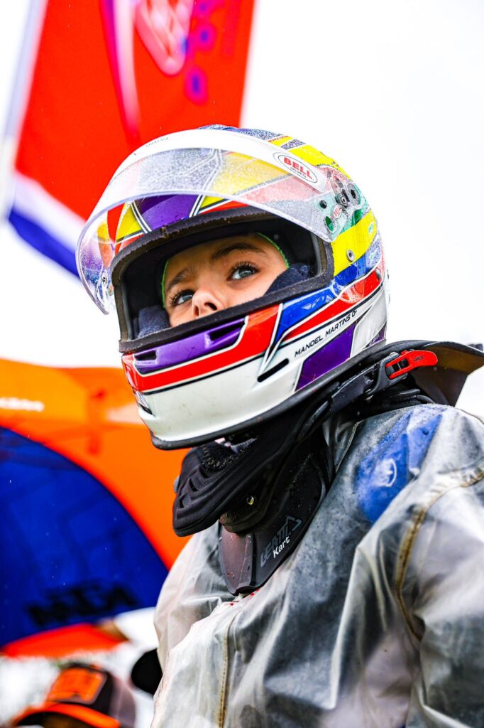 Criança do Vale do Iguaçu é o 10º melhor piloto mirim de kart do Brasil