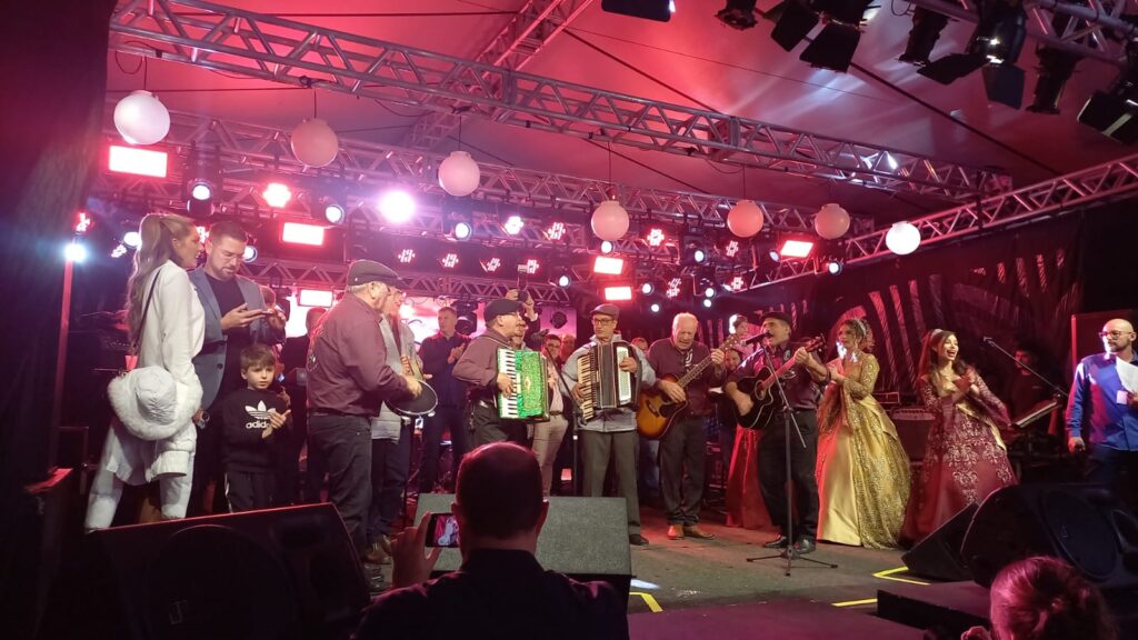 Em novo endereço, Festa do Vinho atrai grande público em Bituruna