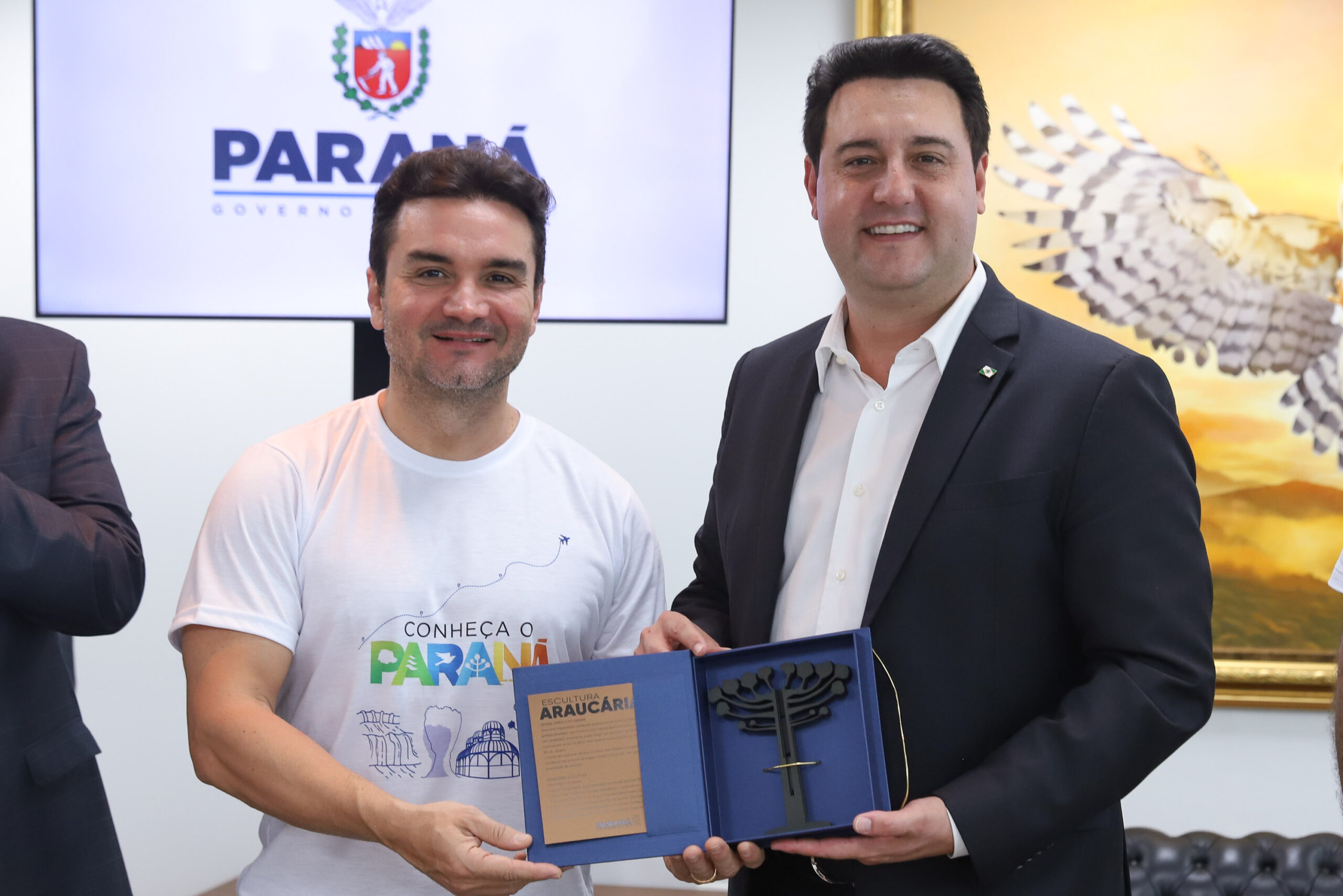 O governador Carlos Massa Ratinho Junior recebeu o ministro do Turismo, Celso Sabino no Palácio Iguaçu