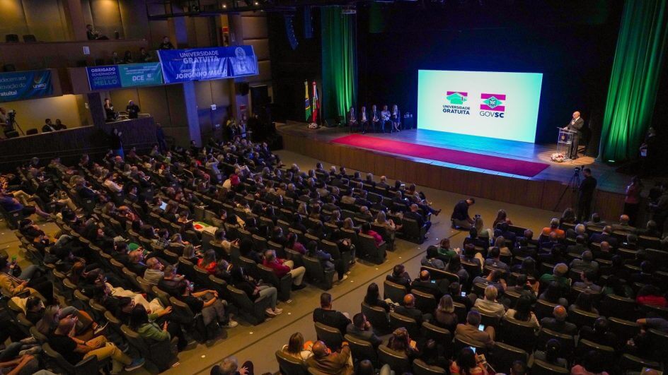 Universidade Gratuita segue seu cronograma