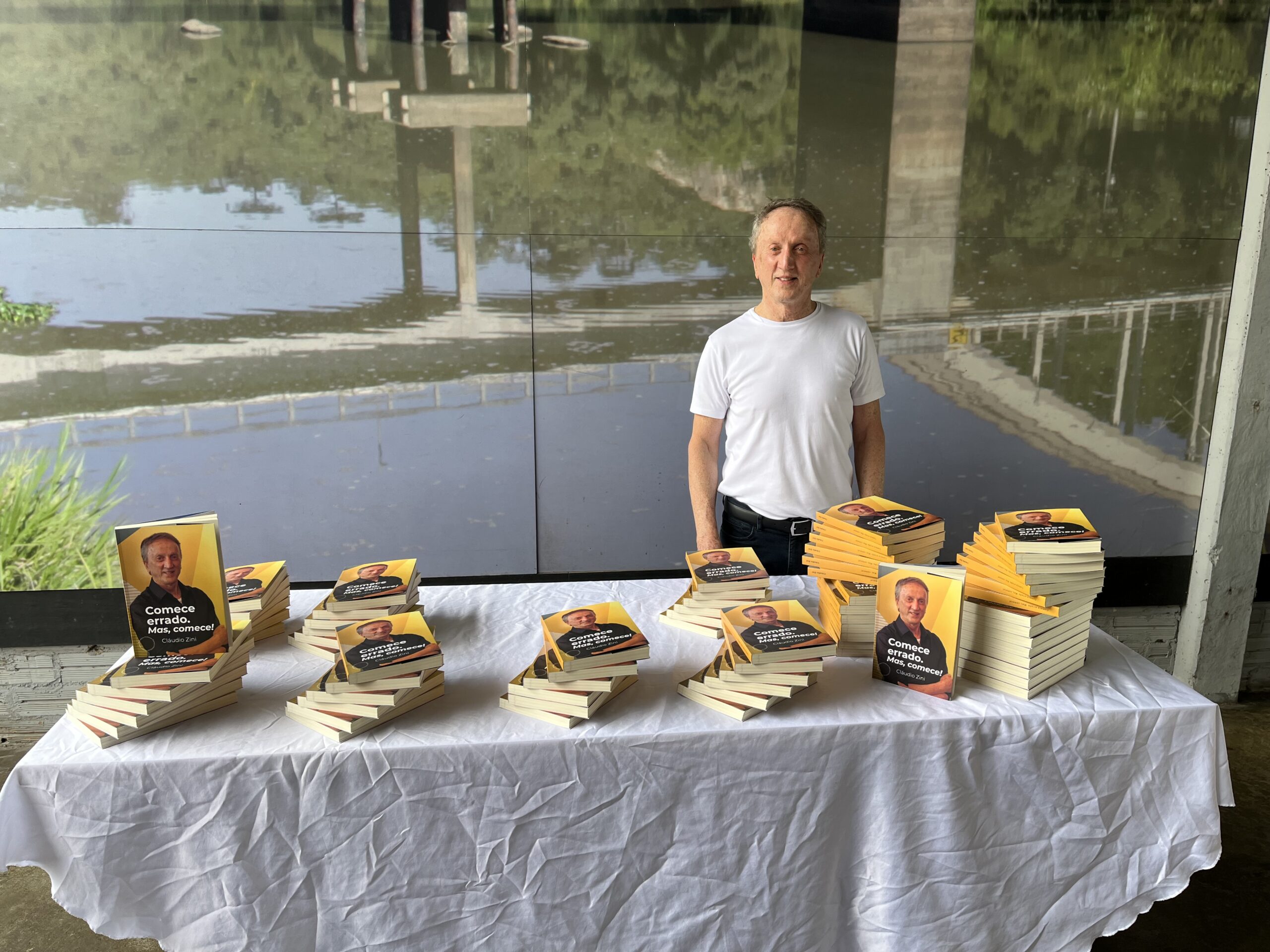 Empresário Claudio Zini lança livro sobre inovações no intraempreendedorismo