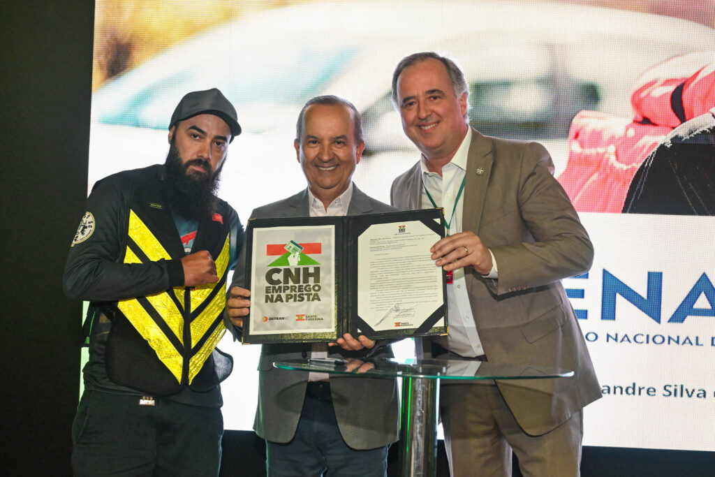 Governador e presidente do DETRAN/SC lançam Programa CNH Emprego na Pista