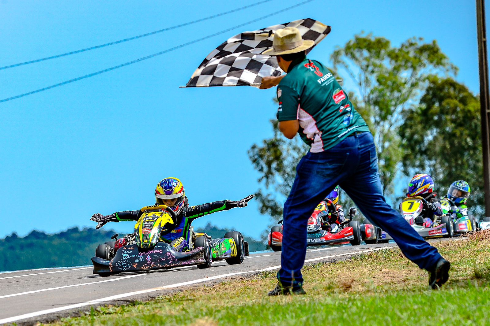 Piloto mirim do Vale do Iguaçu conquista troféus no Catarinense de Kart