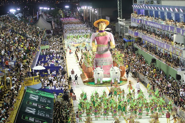 COLUNA PELO ESTADO: Carnaval 2024 aquece a economia de SC