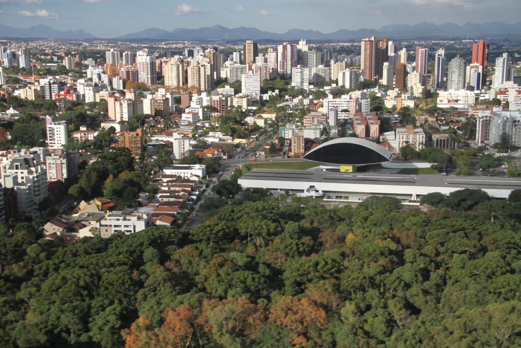 COLUNA PELO PARANÁ: Capital