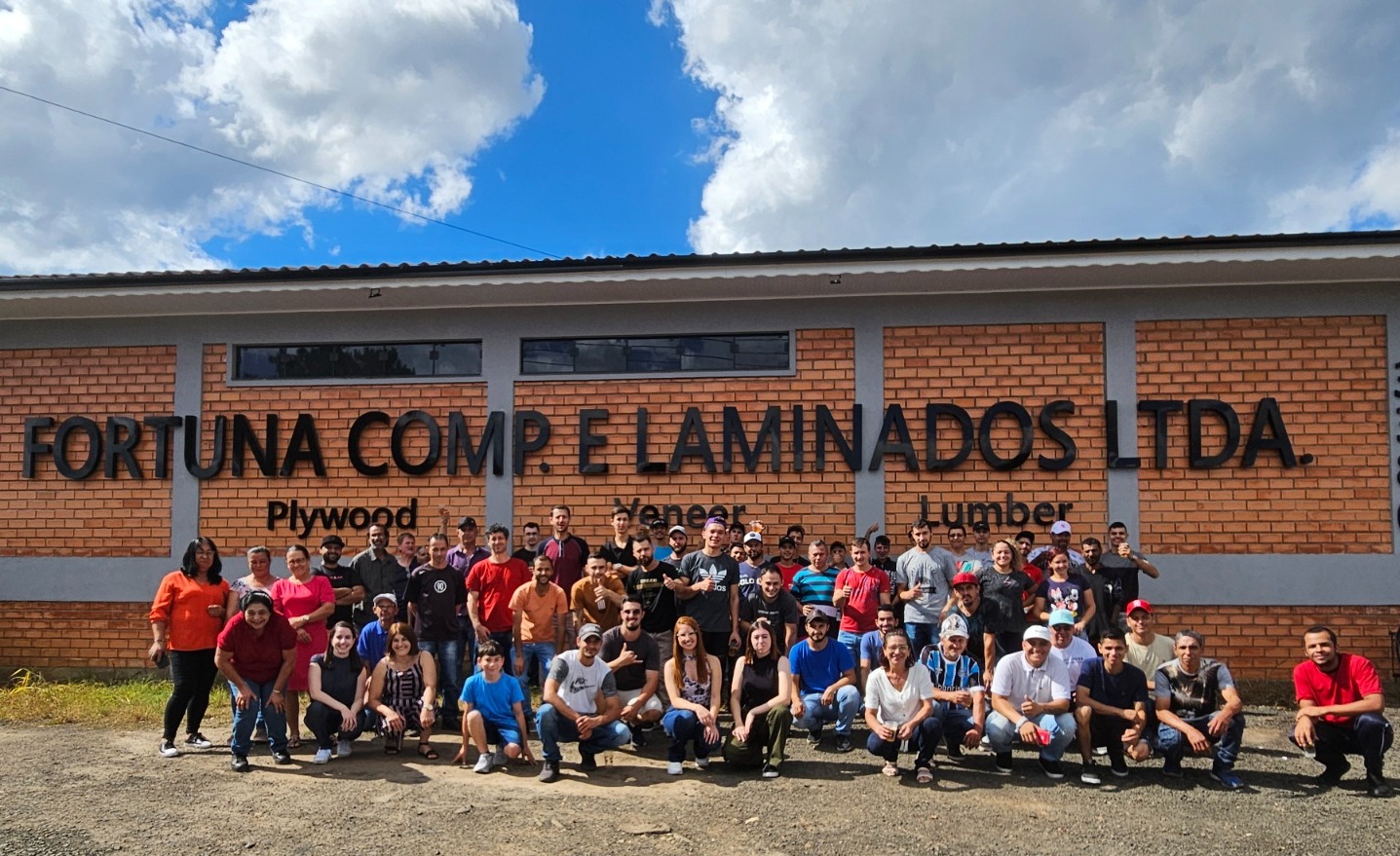 Fortuna Compensados e Laminados LTDA comemora Dia do Trabalhador