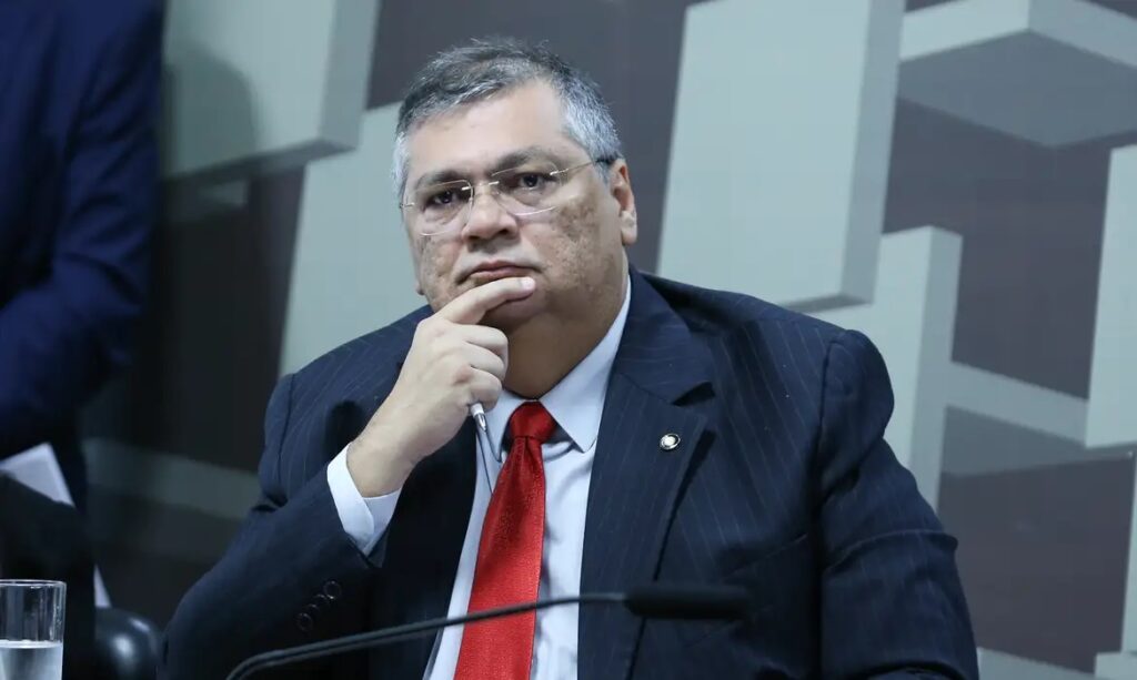 Dino contra Flávio Dino