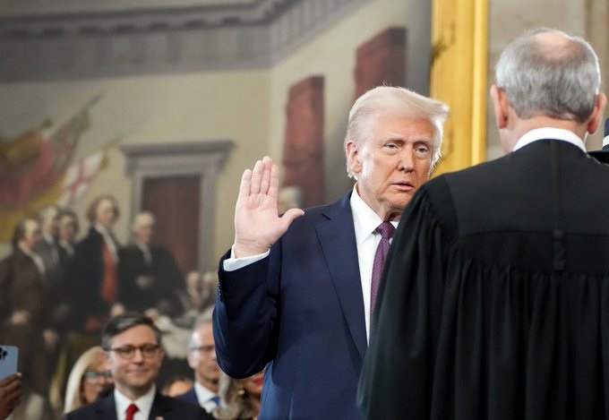 Trump assume presidência dos EUA pela segunda vez, mais forte do que nunca