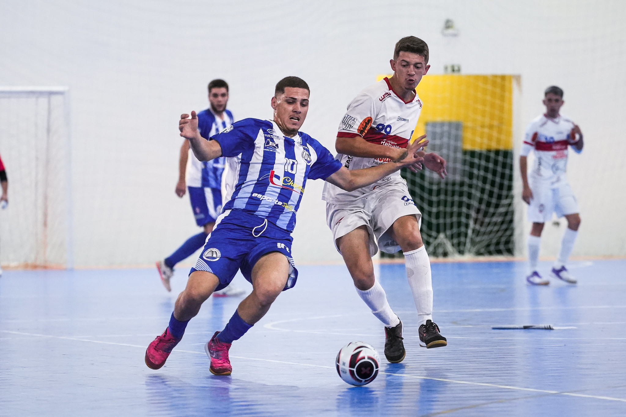 ESPORTES: futsal, vôlei e Iguaçu sub-20