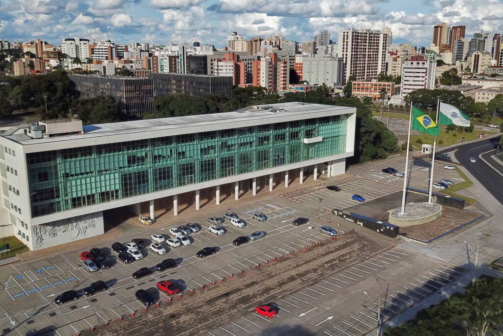 COLUNA PELO PARANÁ: Atendimento ao cidadão