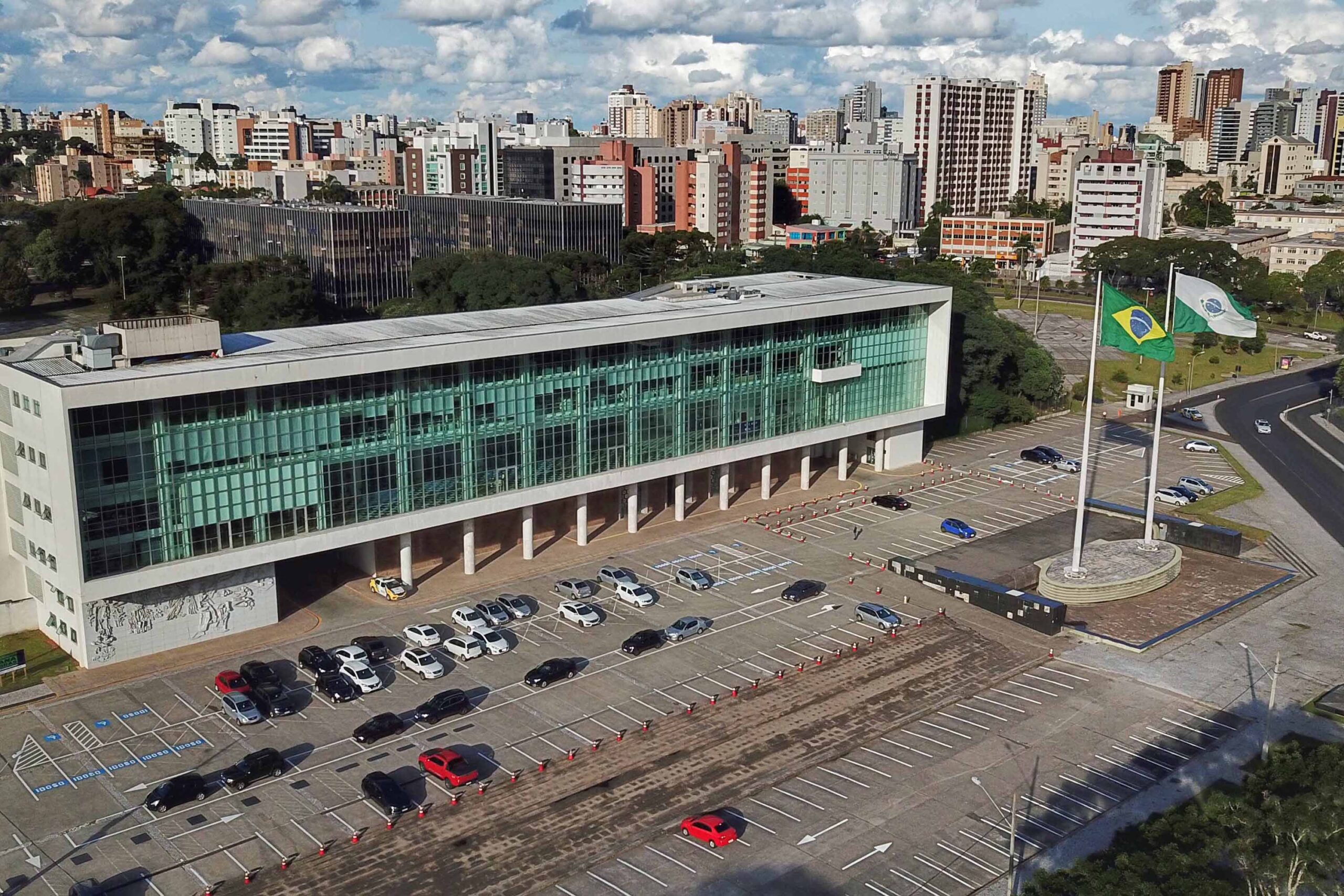 COLUNA PELO PARANÁ: Atendimento ao cidadão