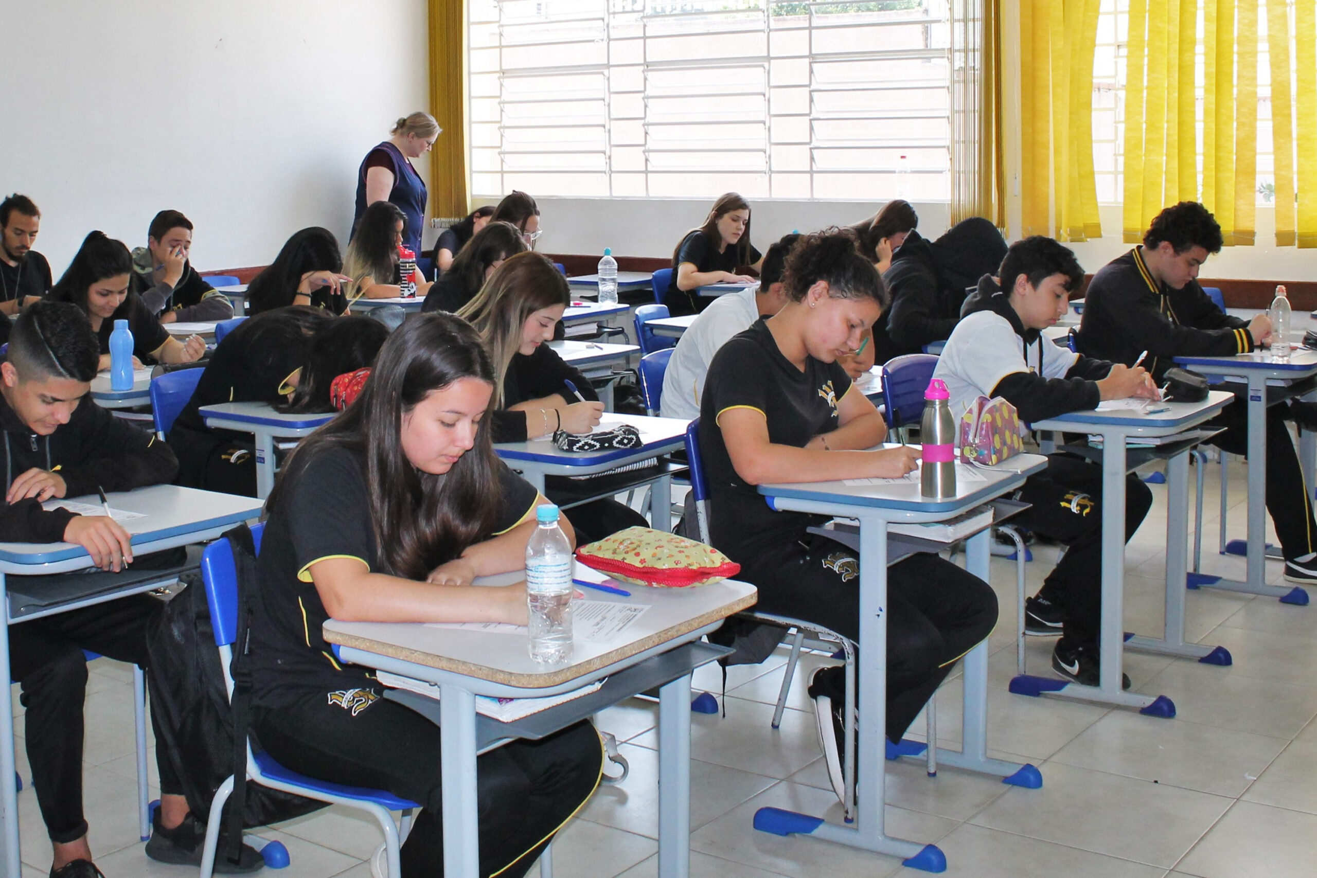 COLUNA PELO PARANÁ: Investimento em educação
