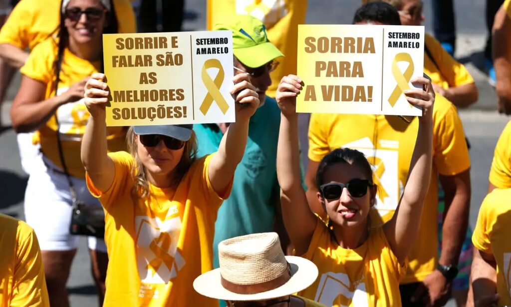 A cada 10 minutos, um adolescente se autoagride no Brasil; prevenção é essencial