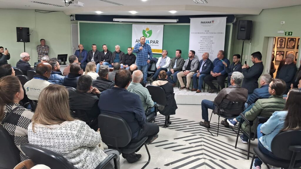 Hussein Bakri anuncia novos investimentos em máquinas e pavimentação de estradas rurais do Sul do Paraná