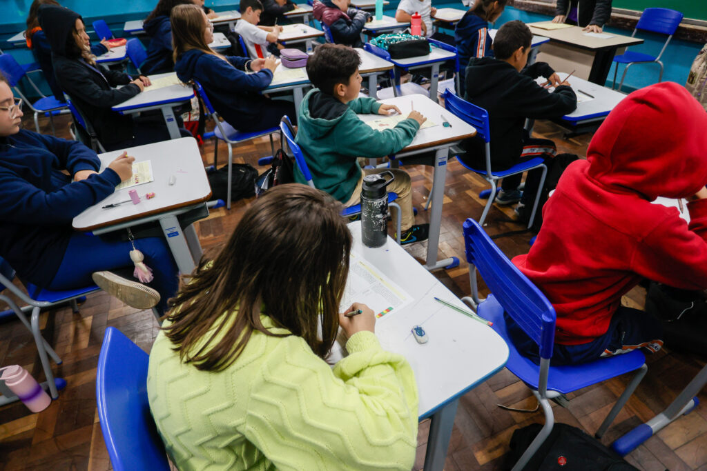 COLUNA PELO ESTADO: Mais Escolas Paraná