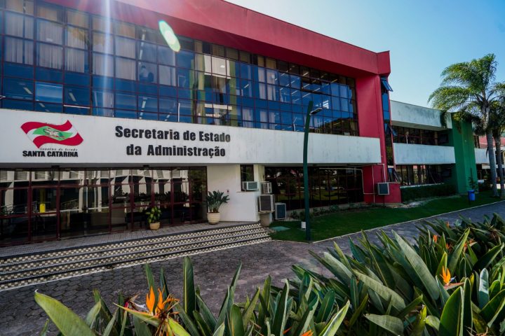 COLUNA PELO ESTADO: Governo de SC leiloa 11 imóveis avaliados em R$ 40 milhões