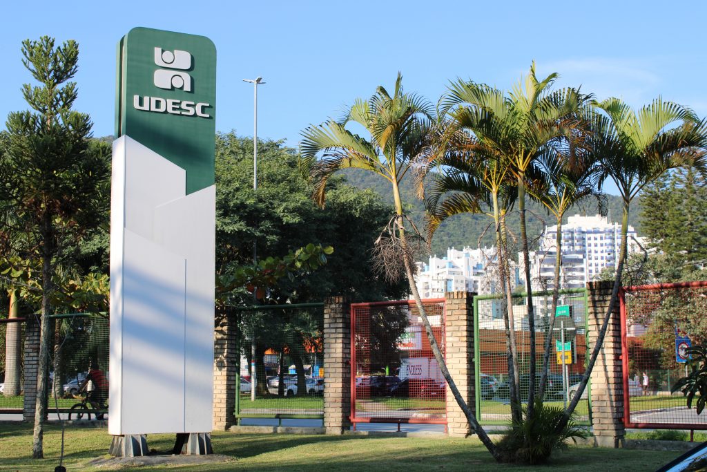 COLUNA PELO ESTADO: Sanção do projeto contra cotas em SC ainda está em discussão