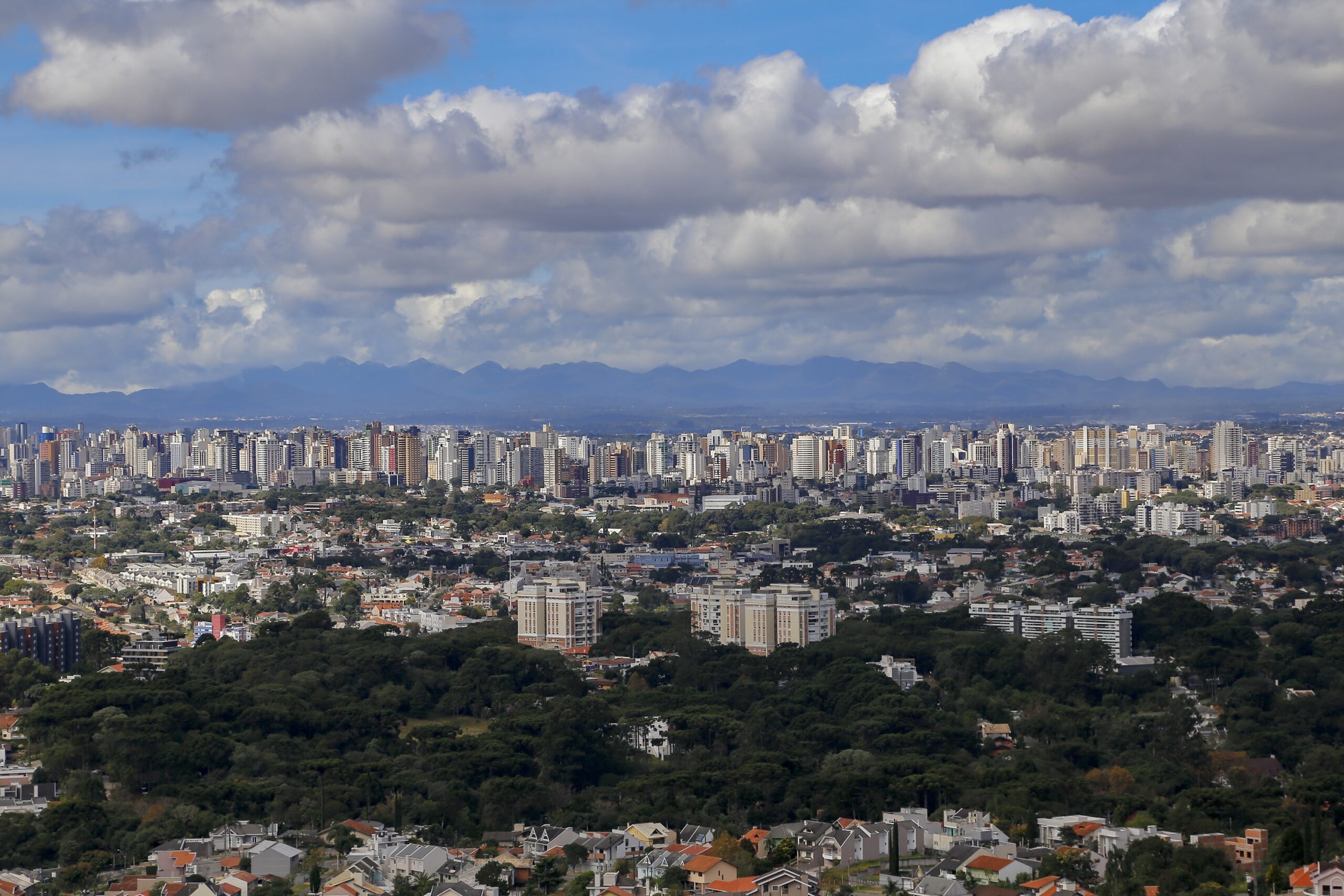 COLUNA PELO PARANÁ: Verão instável